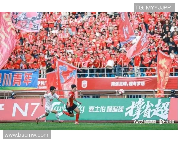 球迷感动足球明星的温暖故事与不凡瞬间展现人性光辉